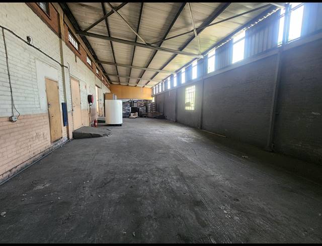 1,553M² WAREHOUSE TO LET IN WADEVILLE